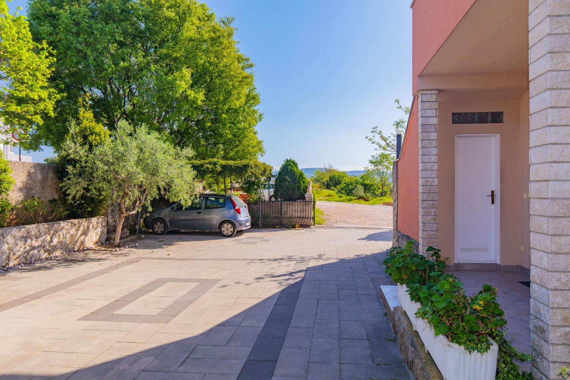 Apartment Todor คิร์ก ภายนอก รูปภาพ